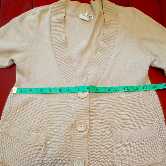 H&M Knitted Cream Color Vintage Cardigan with Lantern 3/4 Sleeves - Picture 7 of 9